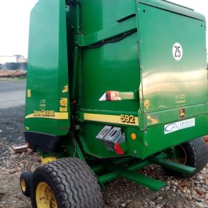 Rolobalirka John Deere 592