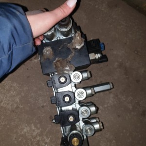 Razvodnik hidraulike 12 V