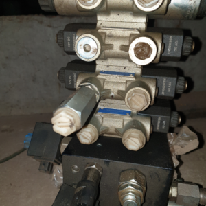 Razvodnik hidraulike 12 V
