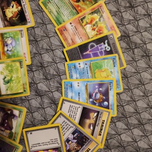 Prodaje se kompletan lot original Pokemon karata najstariji setovi