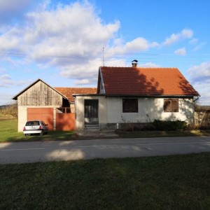 Kuća + veliko zemljište sa potokom Oštarije-Josipdol