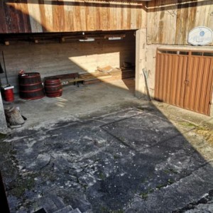 Kuća + veliko zemljište sa potokom Oštarije-Josipdol