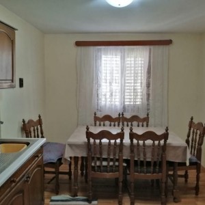 Kuća + veliko zemljište sa potokom Oštarije-Josipdol