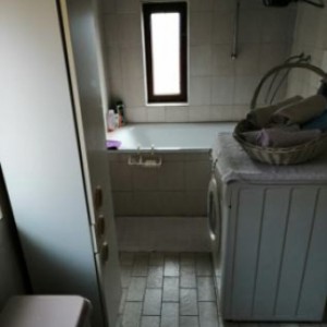 Kuća + veliko zemljište sa potokom Oštarije-Josipdol