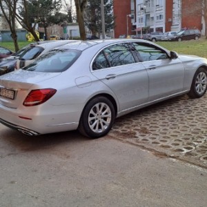 Mercedes E 220