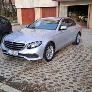 Mercedes E 220