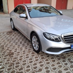 Mercedes E 220
