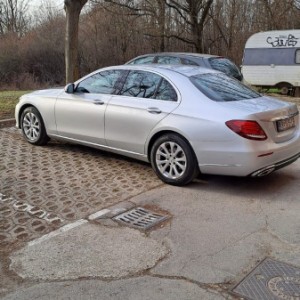 Mercedes E 220
