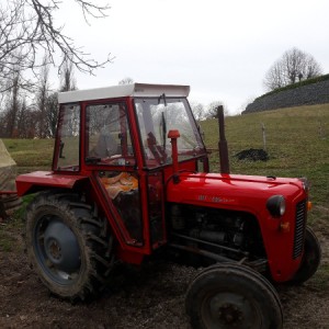 Traktor IMT 539 sa Kabinom
