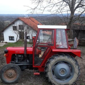 Traktor IMT 539 sa Kabinom