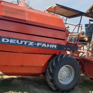 KOMBAJN DEUTZ FAHR