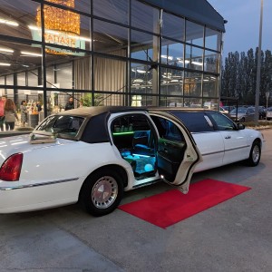 Najam limuzina i oldtimera za vjenčanje i ostale svečanosti
