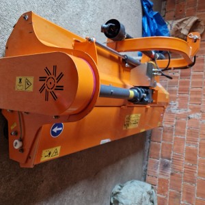Traktorski malčer