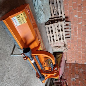 Traktorski malčer