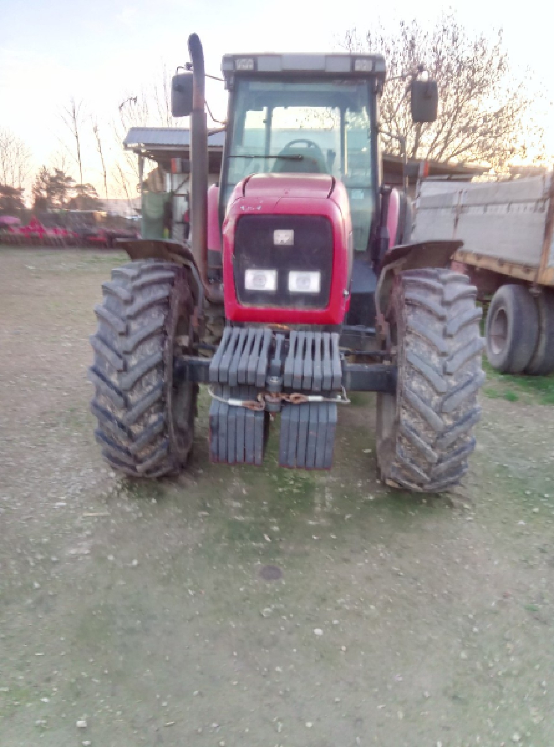MF 8250 se prodaje