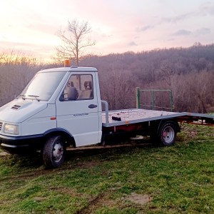 Iveco   vučna  služba
