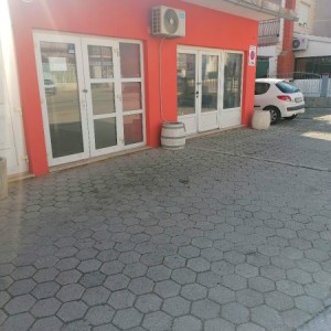 Iznajmljuje se poslovni prostor