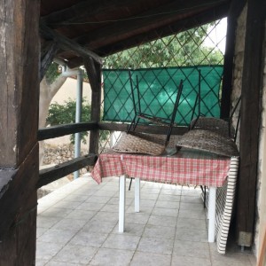 Vikendica sa okucnicom