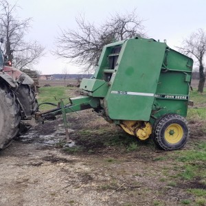 Balirka John Deere 545