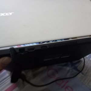 POVOLJNO. Potpuno novi ACER Aspire ES 13