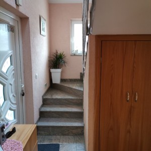 Prodajem kuću ili mjenjam za stan