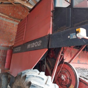 Kombajn Deutz-fahr M1202 kukuruzni i žitni adapter