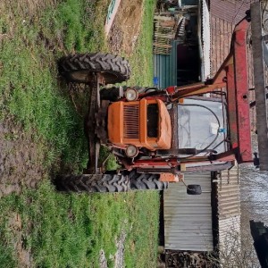 Štore 404 s utovarivacem