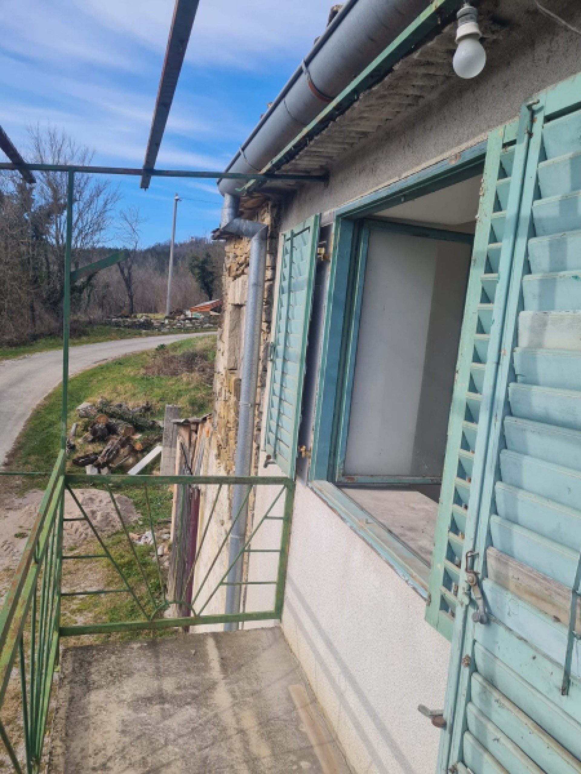 Manja kuća u nizu