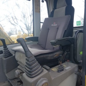Prodajem bager hyundai