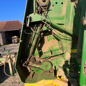 John Deere 582
