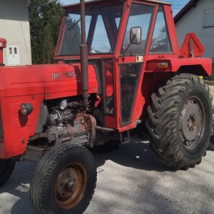 Prodajem imt 560 traktor