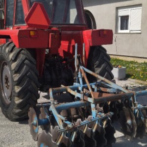 Prodajem imt 560 traktor
