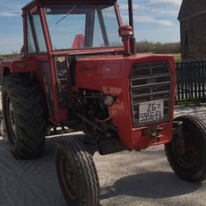 Prodajem imt 560 traktor