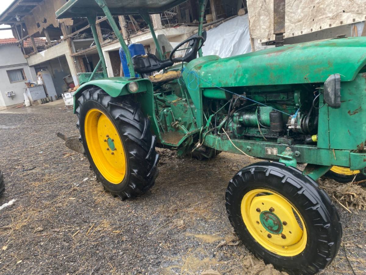 Prodajem John deere lanz 500