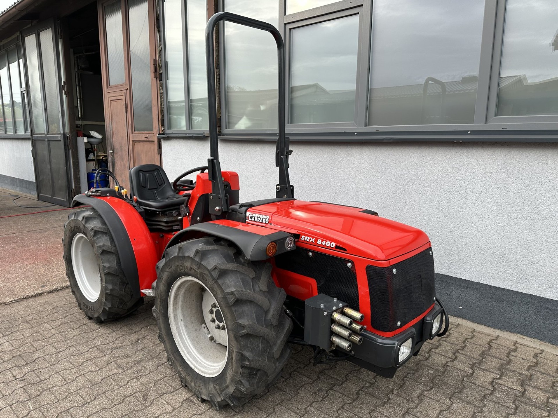 Antonio Carraro SRX 8400