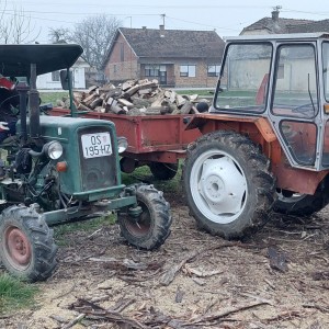 Traktor Štore 402