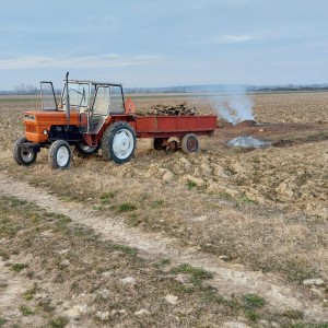 Traktor Štore 402