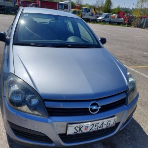 Opel Astra f 1.6 i registrirana godinu dana