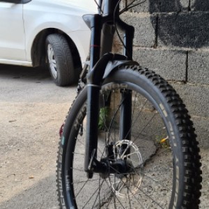MTB BICIKL TREK REMEDY FULL SUSPENSION JAKO MALO VOZEN. ODLICNO STANJE