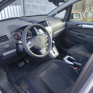 Prodajem Opel Zafira 1.9 CDTI