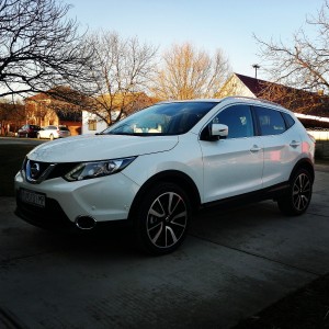 NISSAN QASHQAI 2015