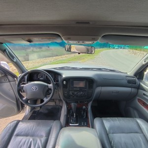 TOYOTA LAND CRUISER 100