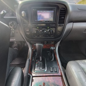 TOYOTA LAND CRUISER 100
