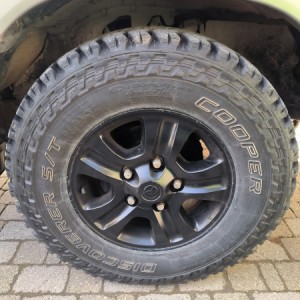 TOYOTA LAND CRUISER 100