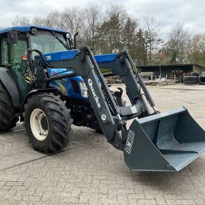 New Holland TN75DA + Quicke Q35