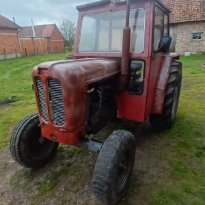 PRODAJEM IMT 558
