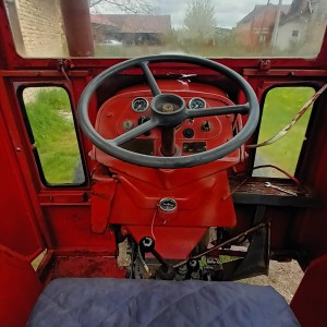 PRODAJEM IMT 558