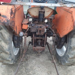 Traktor Štore 402