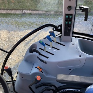 Prodajem NOVI Traktor, NEW HOLLAND TD 5.85