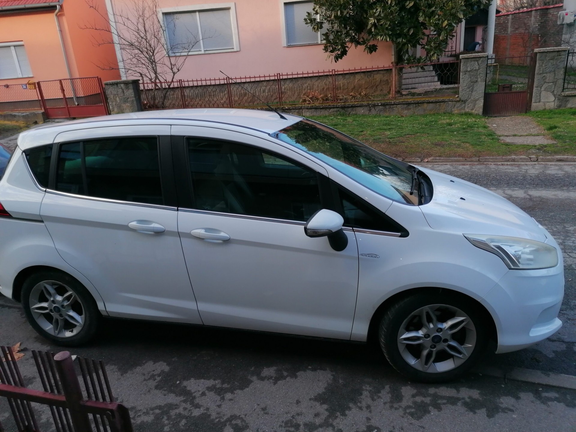 FORD M X